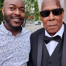 It was a honor to meet Eddie Floyd the man behind every MOTOWN hit  Record!!!!