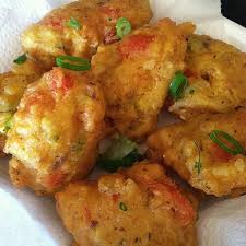 Acras De Morue Antillais Releve Et Epice Marmite Du Monde Recettes De Cuisine Cuisine Antillaise Morue Recette