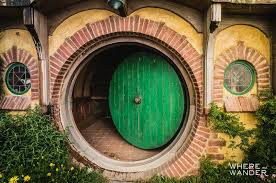 Roaming Hobbiton And The Shire Movie Set That Time I Was A Hobbit Where And Wander Hobbit House Hobbit Door The Hobbit