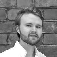 Han vil høre om din dag, og han husker, hvad du fortæller ham. Nikolaj S Eskesen Product Manager Dun Bradstreet Europe Linkedin