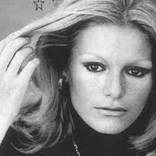 Jun 24, 2021 · ajda pekkan, 2012 yılında bülent çavuşoğlu ile aşk yaşamaya başlamış ve bu ilişki tam 8 yıl sürmüştü. Ajda Pekkan Son Yolcu By Ezgi Akdemir