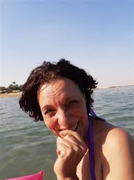 صور رجال مضحكة منها ما هو للضحك مثل بعض المواقف و منها ما هو ردود افعال لكنها جاءت بشكل مضحك و كوميدى من البعض الاخر، هذا هو المقال الخاص بصور الرجال المضحكة فى مجملها، سنشاهد هنا بعض صور رجال مضحكة و جميعنا سنتذكر بعض. Ø¨Ø¹Ø¯ Ø¥Ø«Ø§Ø±ØªÙ‡Ø§ Ù„Ù„Ø¬Ø¯Ù„ Ø¨Ø§Ø±ØªØ¯Ø§Ø¡ Ù…Ø§ÙŠÙˆÙ‡ Ø¹Ø§Ø±ÙØ© Ø¹Ø¨Ø¯ Ø§Ù„Ø±Ø³ÙˆÙ„ ØªØ±Ø¯ Ø¹Ù„Ù‰ Ù…Ù†ØªÙ‚Ø¯ÙŠÙ‡Ø§ Ø¨ØªØ¹Ù„ÙŠÙ‚ ØµØ§Ø¯Ù… Ø§Ù„ÙˆÙØ¯