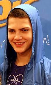 Human eyes perceive blue when observing light with a wavelength between 450 and 495 nanometres. Jimi Blue Ochsenknecht Jimi Blue Ochsenknecht Die Wilden Kerle