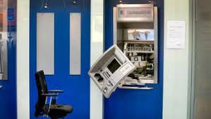 Dannstadt Schauernheim Gesprengter Geldautomat In Vr Bank Zeugen Gesucht Region