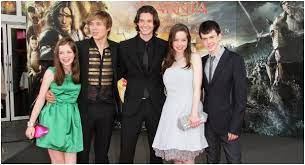Blake harris, chris bouchard ηθοποιοί: Anna Popplewell William Moseley Skandar Keynes Ben Barnes And Georgie Henley Narnia Cast Narnia Chronicles Of Narnia