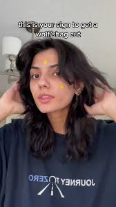 Gedachten over/ervaringen met de "wolf cut" kapsel? Ik laat mijn haar  morgen doen en ik overweeg om het te proberen, maar ik ben nerveus omdat ik  in het verleden vreselijke ervaringen heb