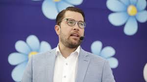 I satis polito får vi via dagboksanteckningar följa jimmie åkesson från den första januari 2010, genom det hektiska valåret och ända fram till riksmötets öppnande samma år. Rechte Parteien Ausgrenzen Schweden Zeigt Was Thuringen Bluhen Konnte Stern De