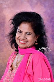 චිත්‍රා අක්කාට කුමාරියකගේ ලීලාවන් වොරැඳි හඬින් සුවහසක් රසික සිත් විචිත්‍රණය  කරන්නට වරම් හිමිවන ආයුවඩන උපන්දිනක් .....................................  අපට ...