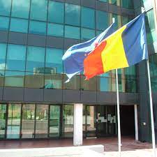 Il consolato generale onorario di romania a treviso non può svolgere delle attività che implicano l'esercitazione dell'autorità dello stato, ovvero, non può rilasciare documenti o dichiarazioni per cittadini romeni o stranieri ( documenti d'identità o viaggio, visti, cittadinanza romena, trascrizioni dei documenti, legalizzazioni, autenticazioni, assistenza o rappresentazioni. Consolato Generale Di Romania A Bologna