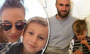 Rebecca Judd posts Instagram selfie with son Oscar