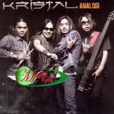 Select the following files that you wish to download or play stream, if you do not find them, please search only for artist, song, video title. Cinta Tiga Segi Kristal Song Lyrics And Music By Kristal Arranged By Abangblues On Smule Social Singing App