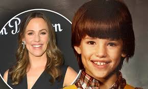 This biography offers detailed information on her childhood, life. Jennifer Garner Makes Fun Of Her 8 Childhood Haircut And Is Grateful For Her Hairstylist Daily Mail Online