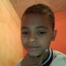 Stream Vinicius Moreira Serra music