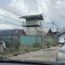 Dulu gaya jadi istri pejabat kemudian suami dipecat dan meninggal di lapas. Photos At Ibu Pejabat Penjara Sabah Kota Kinabalu Sabah 3 Tips