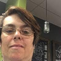 Robin Urbanski's Instagram, Twitter & Facebook