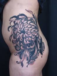 Great Depth To This Tattoo Chrysanthemum Chrysanthemum Tattoo Tattoos Back Tattoo Women
