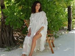 May 28, 2021 · l'estate è alle porte e caterina balivo si fa ambasciatrice di body positivity. Caterina Balivo Trasparente In Spiaggia Ma Sotto Non Ha Nulla Foto