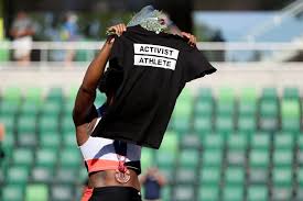 Olympic hammer thrower gwen berry sparked major public discourse with her decision to turn away from the american flag during the u.s. Ojku Bucgxyd3m