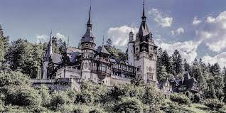 Castelul peles, situat pe domeniul regal din statiunea sinaia, va putea fi vizitat gratuit, miercuri, cu ocazia implinirii a 133 potrivit unui anunt oficial, turistii vor beneficia de intrare libera, miercuri, intre orele 11:15 si 16:15. Excursie Peles Si Bran De O Zi Doua Castele In Carpati