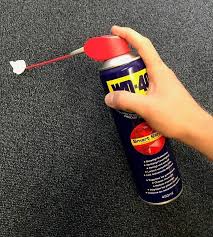 Fällt allerdings eine brennende zigarette auf den teppich, hilft nur eines: Flecken Entfernen So Klappt S Auch Mit Wd 40 Multifunktionsprodukt