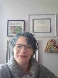 Anna Popp's Instagram, Twitter & Facebook