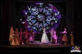 Opera comică pentru copii vă invită în acest weekend la ultimele reprezentații ale unei povești pline de umor și suspans, imaginată de așadar, pe 28 și 29 decembrie, la orele 11:00 și 17:00, vor avea loc ultimele patru reprezentații din acest an ale celebrului musical ,,sunetul muzicii, creat pe baza. Sunetul Muzicii La Opera ComicÄƒ Pentru Copii Bucuresti