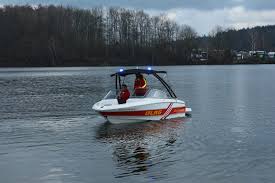 In austria as hosen runter, hosn obe, hosn obi and hosn owi; Motorrettungsboot Dlrg Ortsgruppe Huckeswagen E V