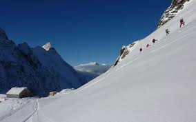 Hollandiahütte) is a mountain hut of the swiss alpine club, located east of blatten in the canton of valais. Hollandiahutte Sac Hochtouren Schweizer Alpen Club Sac
