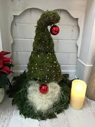 Mooswichtel Aus Hasendraht Die Form Biegen Mit Moos Umwickeln Und Mit Perlendraht Fixieren Aussendeko Weihnachten Weihnachtsdekoration Deko Weihnachten