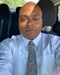 Michael Learmonth's Instagram, Twitter & Facebook