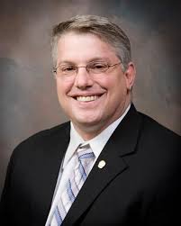 Amazon.com: Leadership For Health Professionals: Theory, Skills, and  Applications by Ledlow, Gerald (Jerry) R., Coppola, M. Nicholas (August 23,  2010) Paperback: Gerald (Jerry) R. Ledlow: Libros