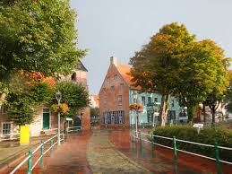 Hier gibt es regionale spezialitäten, kuchen und kaffee. Datei Greetsiel Hohes Haus Von Muhlenstrasse Jpg Wikipedia