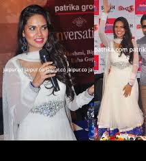 Not engaged, though that size of the rock is always acceptable: Esha Gupta Raaz 3 Jaipur High Heel Confidential