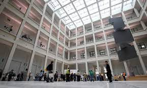Eine schwarze rauchwolke über dem humboldt forum hat uns sowie vielen berliner*innen heute vormittag einen schrecken eingejagt. Berliner Humboldt Forum Als Neue Chance Fur Ruckgaben Monopol