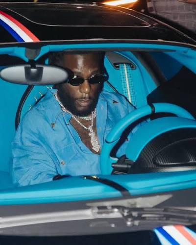 Burna Boy out last night in Lagos with his new custom 1 of 1 wide-body  Venuum Bugatti Chiron VXX 🦍🏎️ 📸 @im_samanja