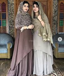 Pin By Zara Zayyood On Mehfil Muslim Fashion Dress Bollywood Outfits Designer Party Wear Dresses