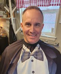 It's your favorite barber always stay positive my able famz 🙌