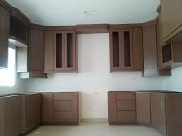 Instalación de cocinas, elaboración de puertas y tarima flotante, en málaga. Cocina En Madera De Alder Y Enchapado En Closets Y Cocinas Arnolds Facebook