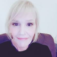 Anna Vacek's Instagram, Twitter & Facebook