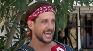 Στο μπουζούκι ο θανασησ πολυκανδριωτησ. Hlias Mpogdanos Ton Sthri3e O Sakhs Tanimanidhs Zappit