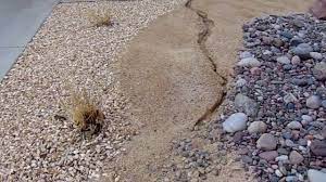 A Great Example Of How To Use Arizona River Rock Cobbles To Create A Very Attractive Dry Creek Bed This Video Also Shows California Gold Creek Bed River Rock