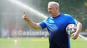 Marius şumudică, antrenor gazișehir gaziantep. Marius Sumudica Bir Futbolcuyu Kabul Etmem Icin Menajerler Bana 50 Bin Avro Teklif Etti