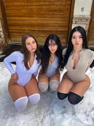 Sophie Rain Thread 🔥❤️ on X: Left, Right or Middle? 👀 @sophieraiin  t.coWkKEpoRlDR  X