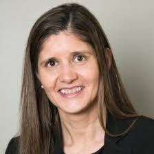 Con una bonita ceremonia y siendo reconocida por mi buen rendimiento  académico cierro esta nueva etapa de estudios con mi título de Magíster en  Análisis Económico en la Escuela de Postgrado Economía… |