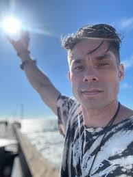 Shane Daniels's Instagram, Twitter & Facebook