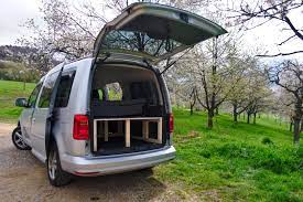 Für alle caddyfreunde, die ihren vw caddy life gerne als minicamper ausbauen möchten, stellen wir hier eine einfache lösung vor. Campingbett Fur Den Vw Caddy Maxi Schreinerei Neub Shop