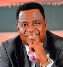 Ronnie Knowles's Instagram, Twitter & Facebook