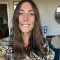 Anna Hobson's Instagram, Twitter & Facebook