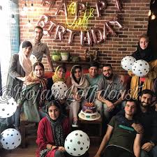 The shop offers sandwiches, soups and plenty of coffee drinks to keep deep ellum fed and caffeinated. Central Perk Cafe In Ù…Ù†Ø·Ù‚Ù‡ Û¶