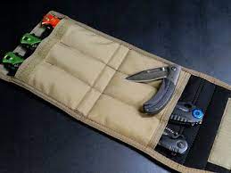 Equipped with a carry handle and hook and loop id panel, the arsenal will look great with all your morale patches and other personal propaganda. Condor Arsenal Knife Case Dmacsgearreviews Blogspot Com V Flickr